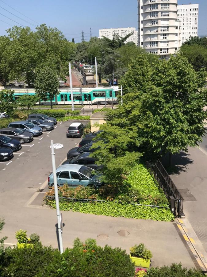 Jardins De La Noue Apartment Villeneuve-la-Garenne Bagian luar foto
