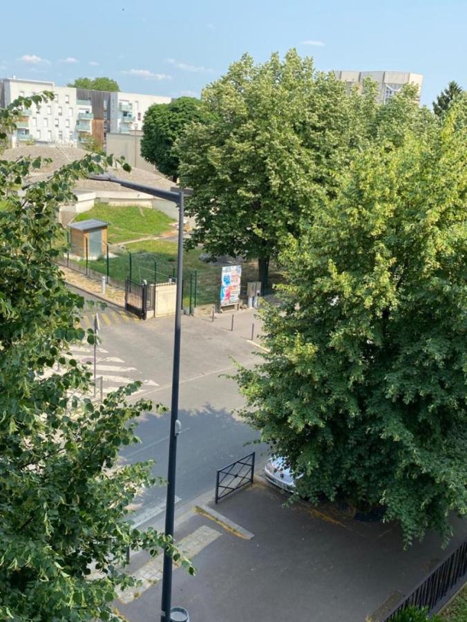 Jardins De La Noue Apartment Villeneuve-la-Garenne Bagian luar foto