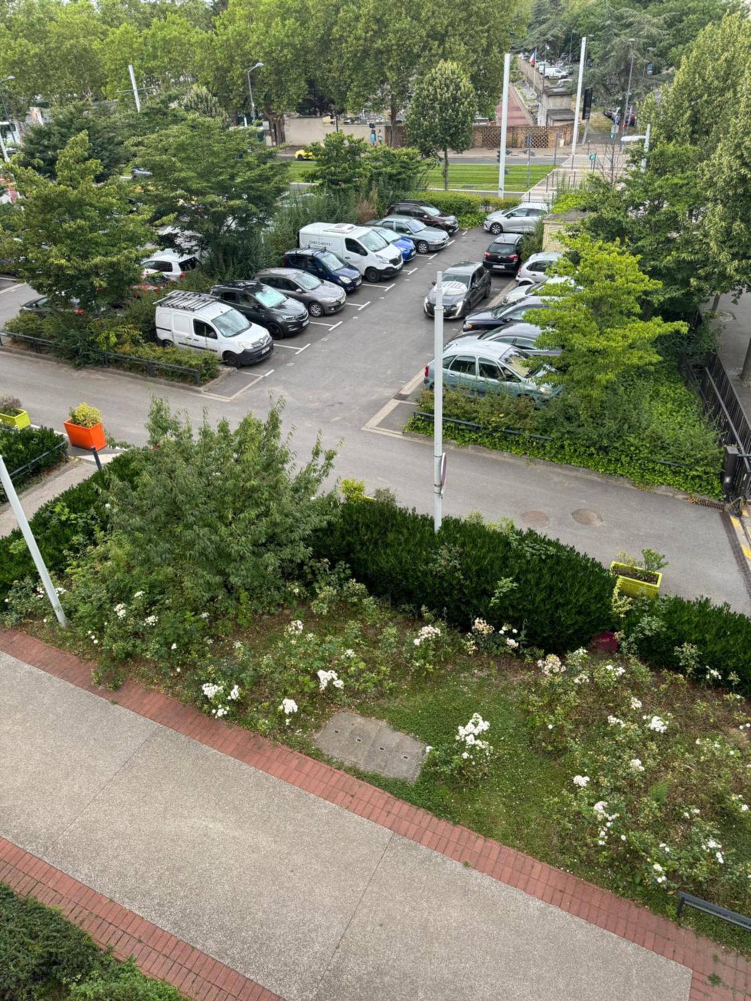 Jardins De La Noue Apartment Villeneuve-la-Garenne Bagian luar foto
